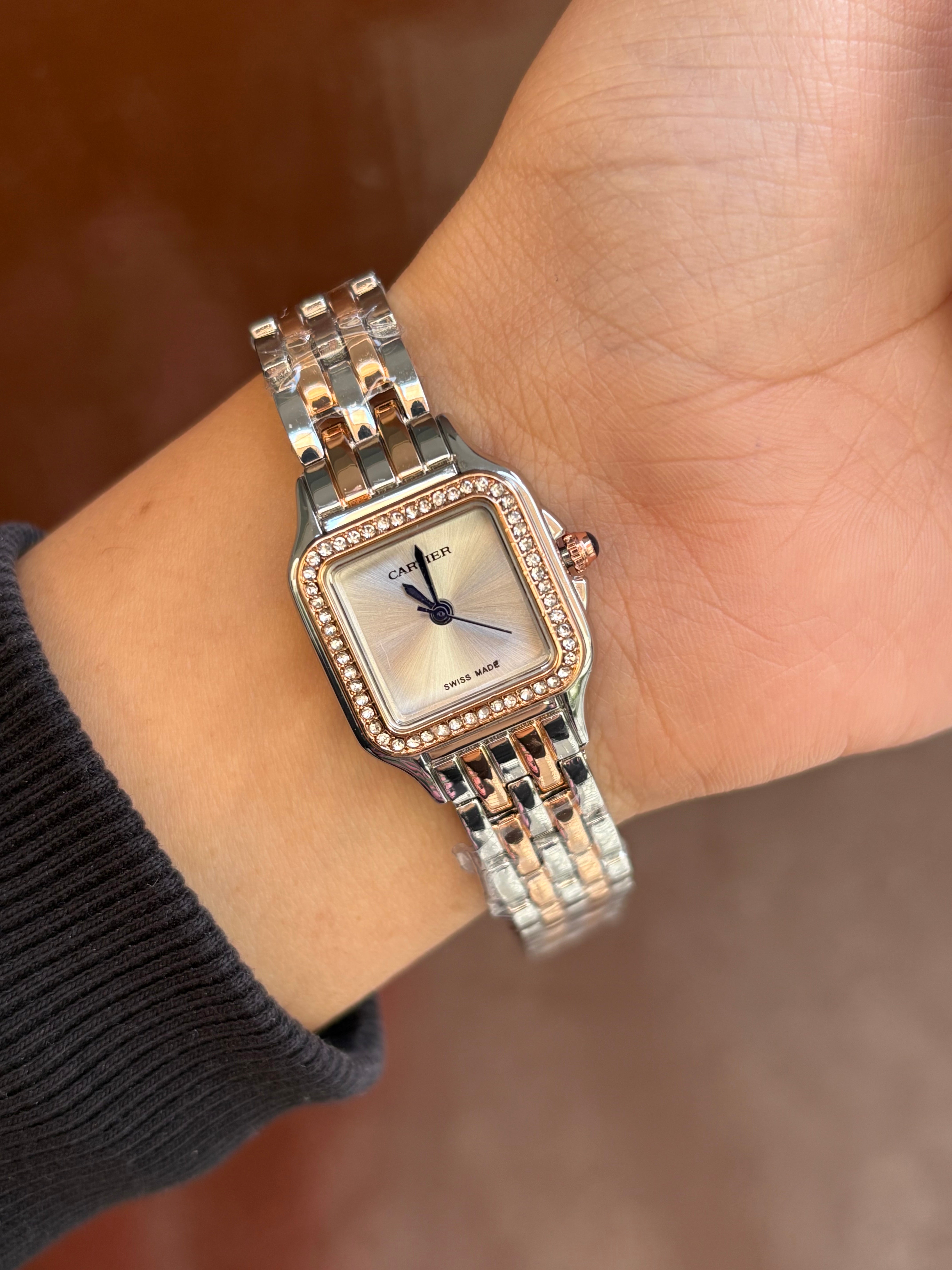 Square dial watch -001