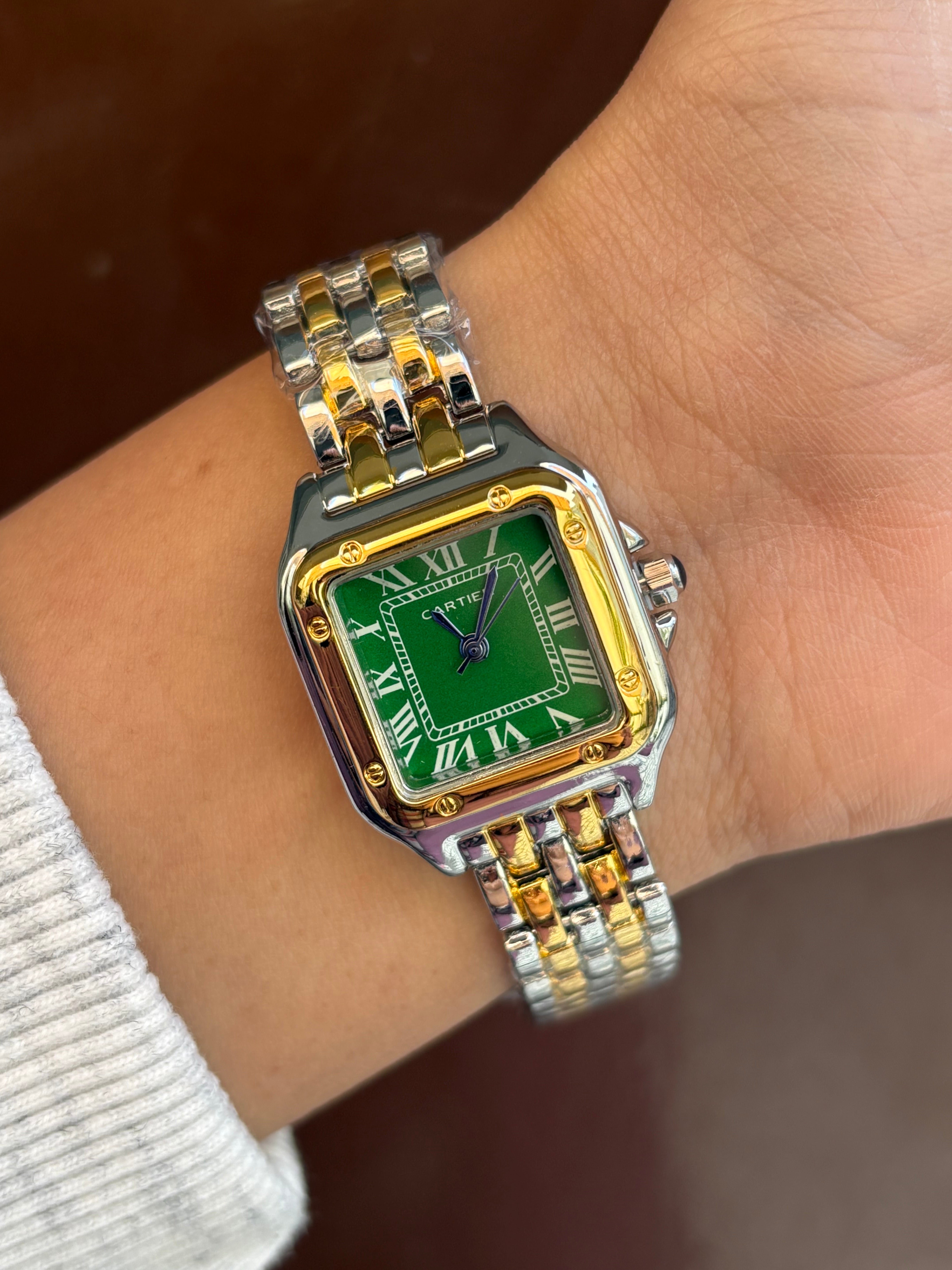 Square dial watch -005