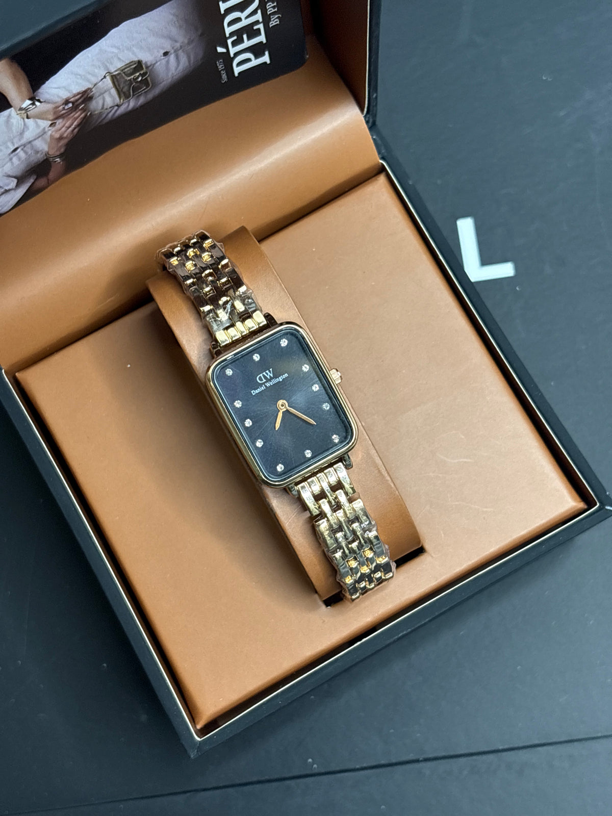 DW001- black