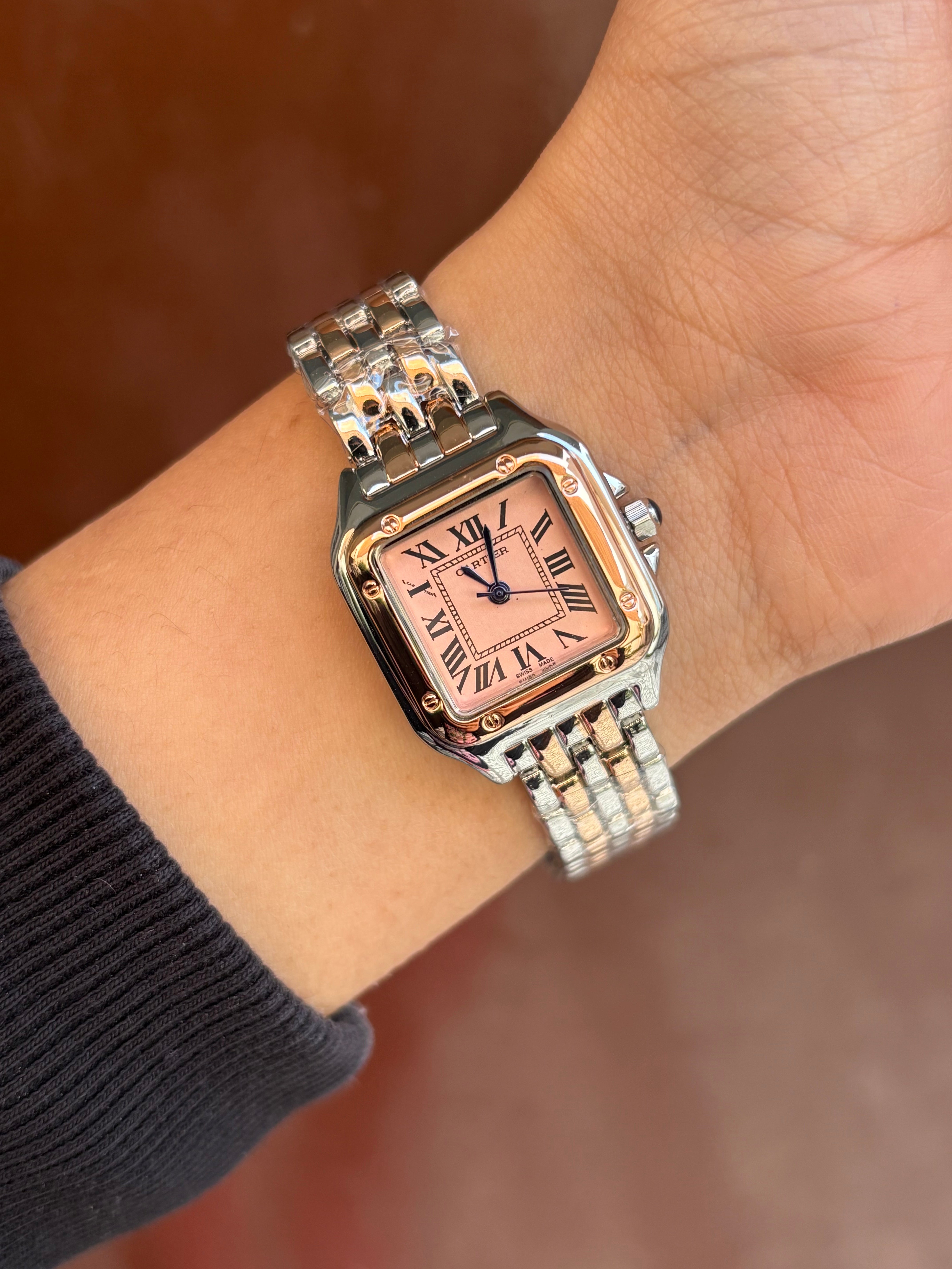 Square dial watch -002
