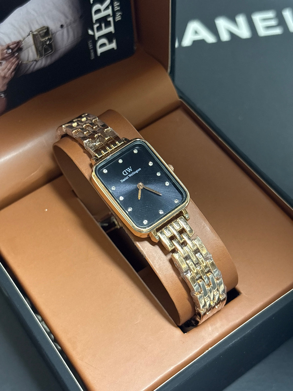 DW001- black