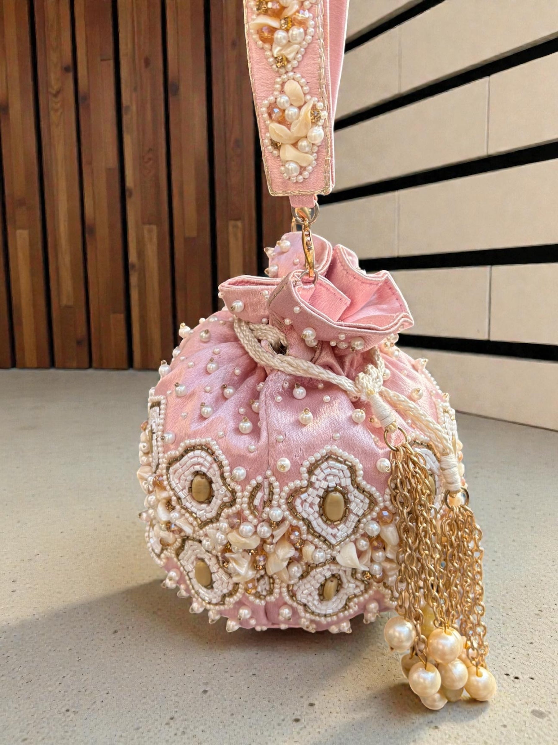 Shell Potli