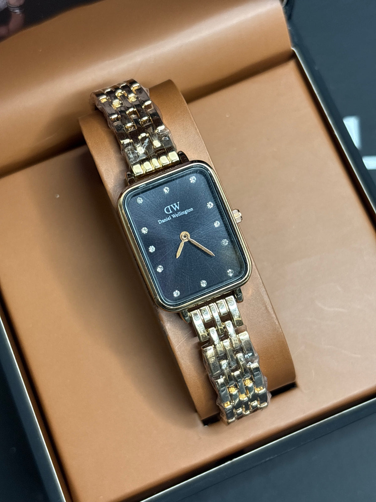 DW001- black