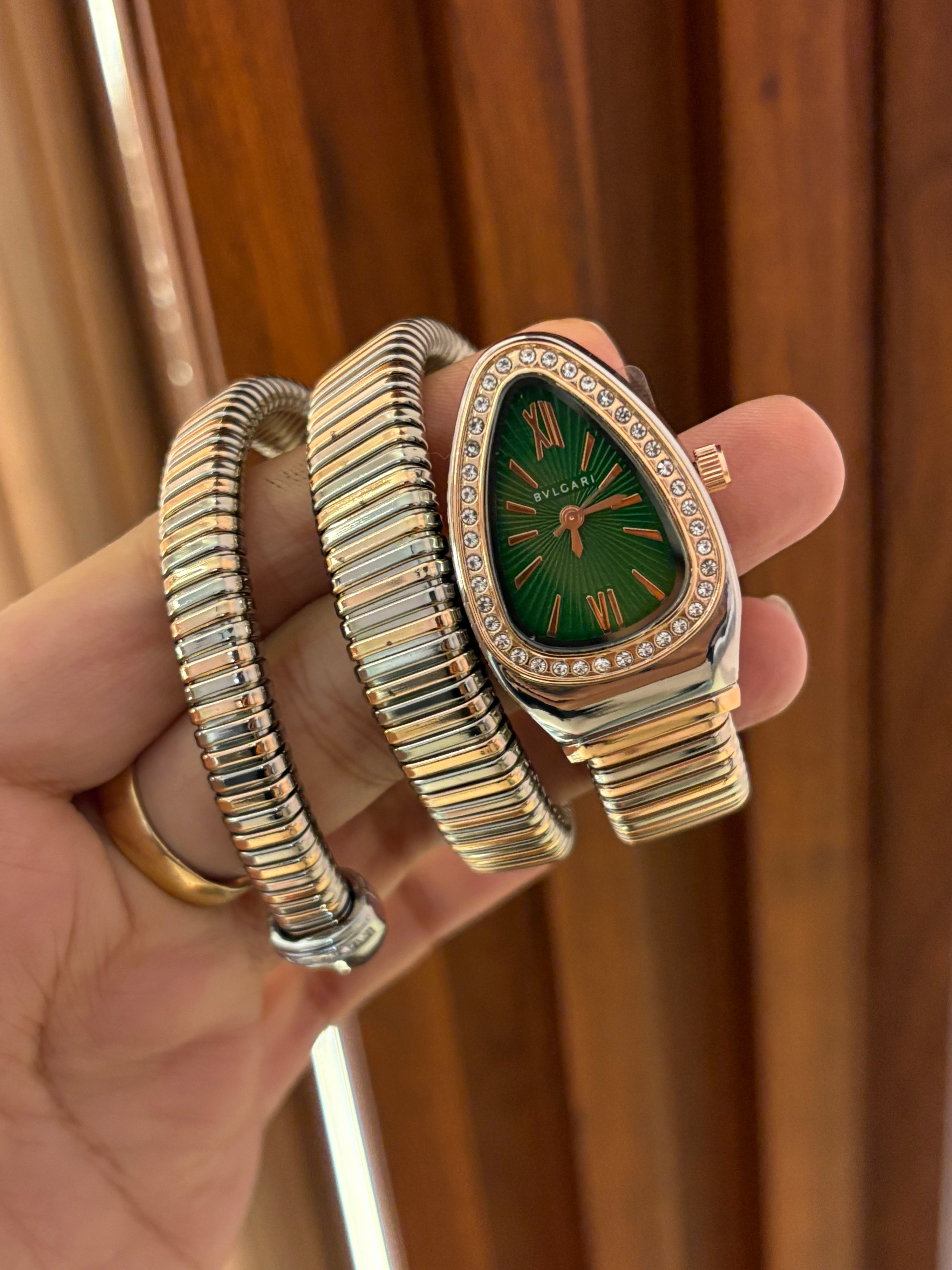 Trending Spiral Watch ( green dial )
